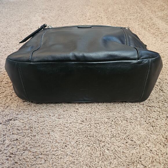 Coach Daisey Leather Bucket Bag F23937 Black Shoulder Strap Hangtag Purse Pocket - Picture 4 of 14